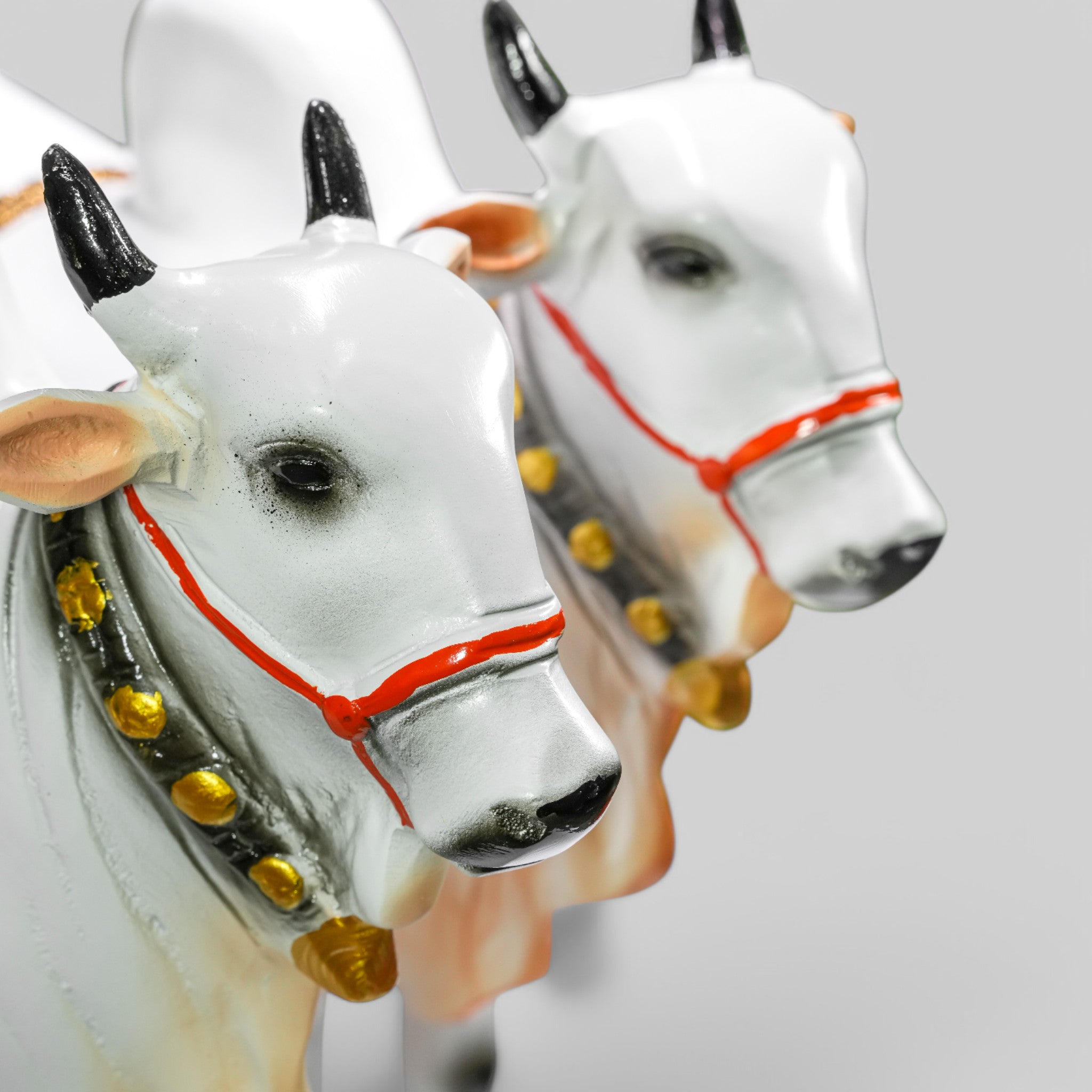 Metal Ongole Bull Pair - Large