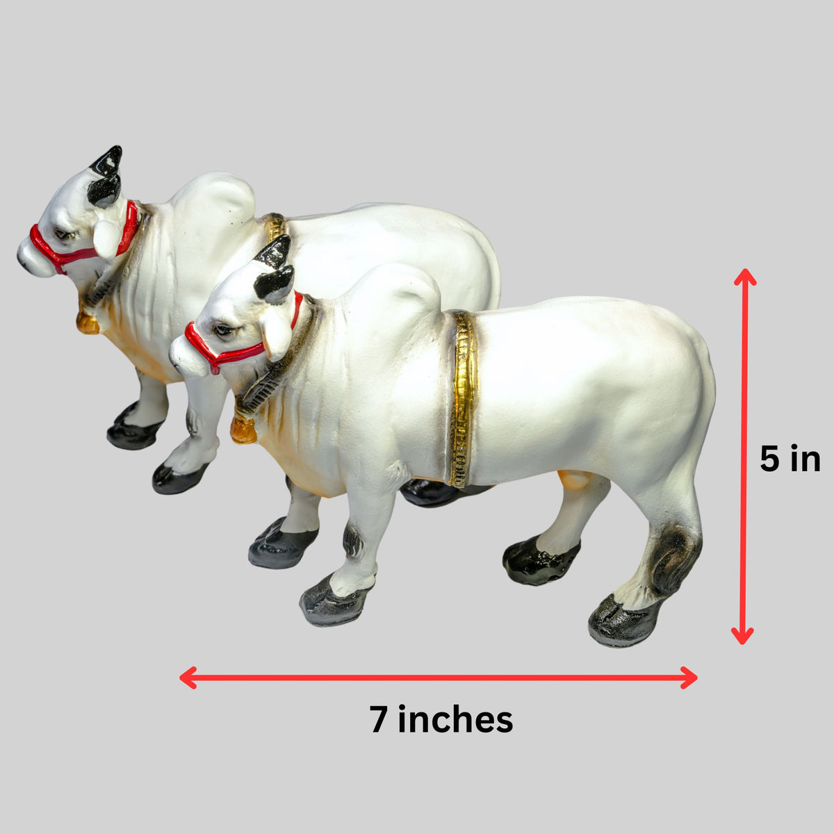 Fiber Ongole Bulls Pair – Small — close-up of the pair of bulls