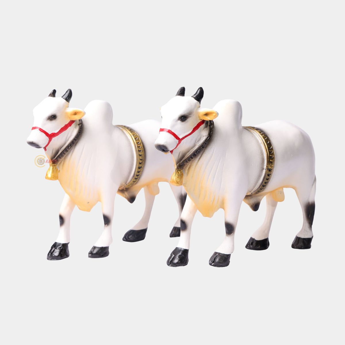 Fiber Ongole Bulls Pair – Medium — close-up of the pair of bulls
